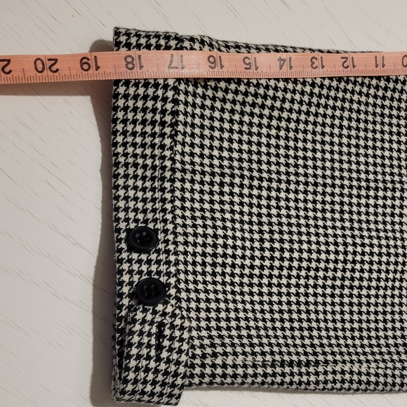 Houndstooth  Wool Capri Pants - Picture 5 of 8